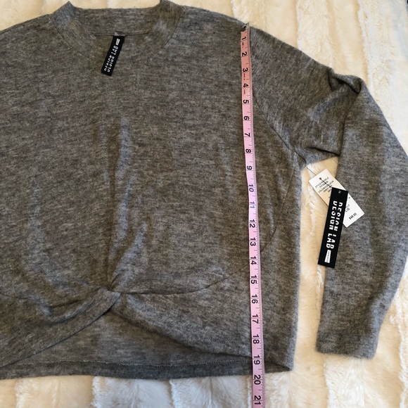 NWT Design Lab twist-front cropped sweater - size Large - Picture 11 of 13